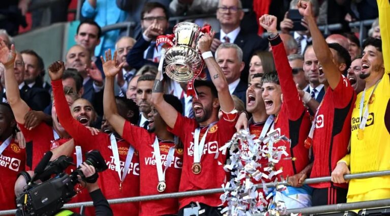 Man Utd Defeats  Man City With 2- 1 To Win FA Cup